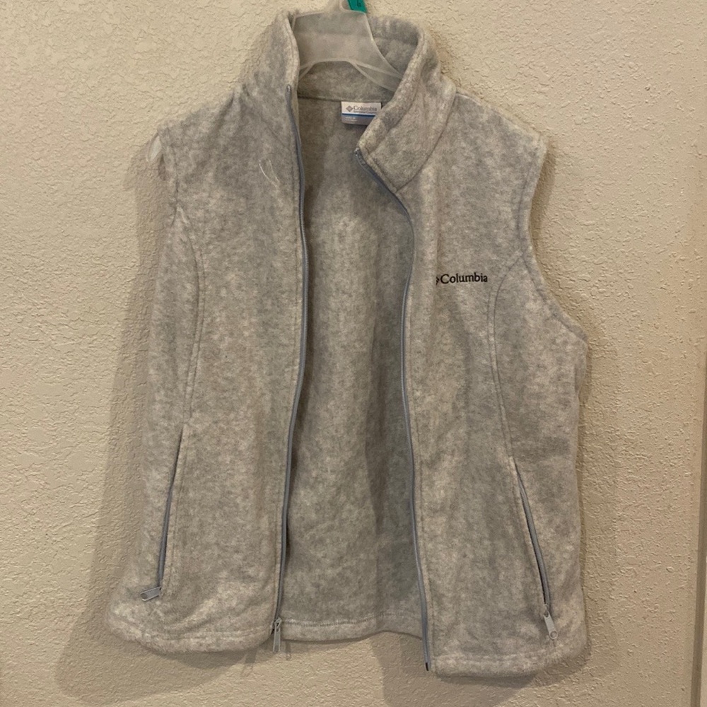 Columbia, Gray fleece zip up vest